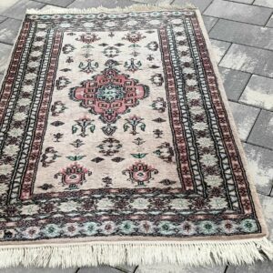 [ZAREZERWOWANY] Buchara ręcznie tkany dywan wełniany pakistański piękny 133 x 78 cm #094