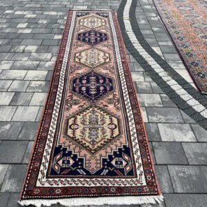 Monumentalny perski chodnik korytarzowy Hamadan Premium – 330 x 79 cm, 100% naturalna wełna, unikatowa galeria rombowych medalionów, Made in Iran #120